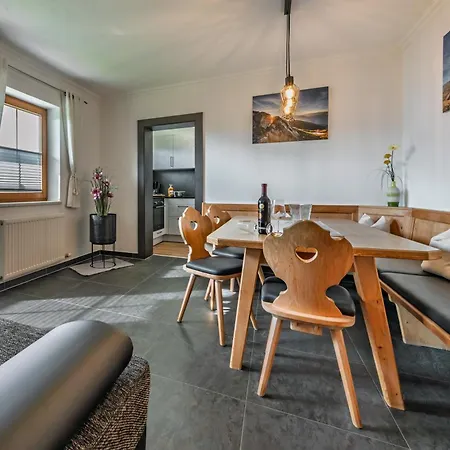 Johanna In Mayrhofen-hippach- Nähe Der Skipiste * Hippach