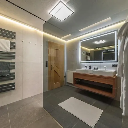 Johanna In Mayrhofen-hippach- Naehe Der Skipiste Feriehus